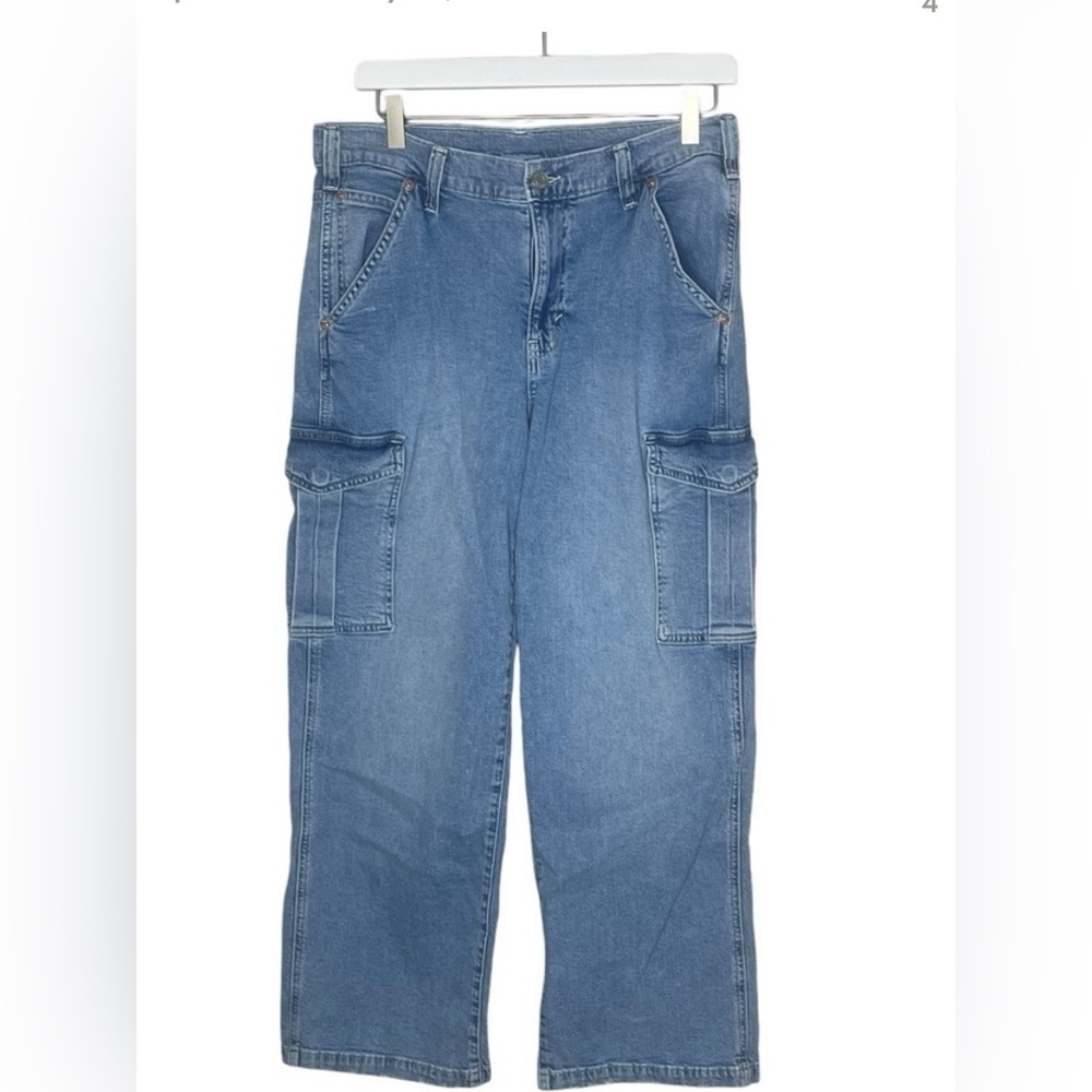 GAP Light Indigo Mid Rise 90's Loose Cargo Jeans‎